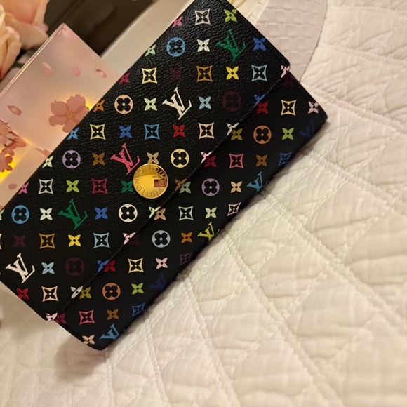 💯 Authentic Beautiful LV Multicolor Monogram Sarah Wallet. - Picture 1 of 3